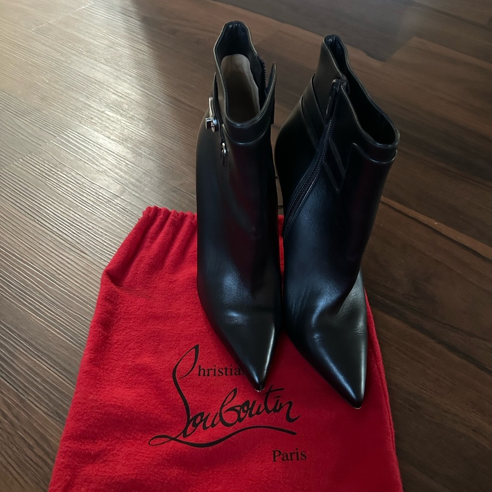 Christian Louboutin So Kate Bootie